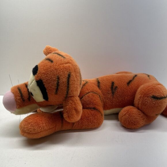 Vintage Disney Winnie the Pooh Tigger Lying Down Plush 21 Inch Original Tag - Picture 4 of 9
